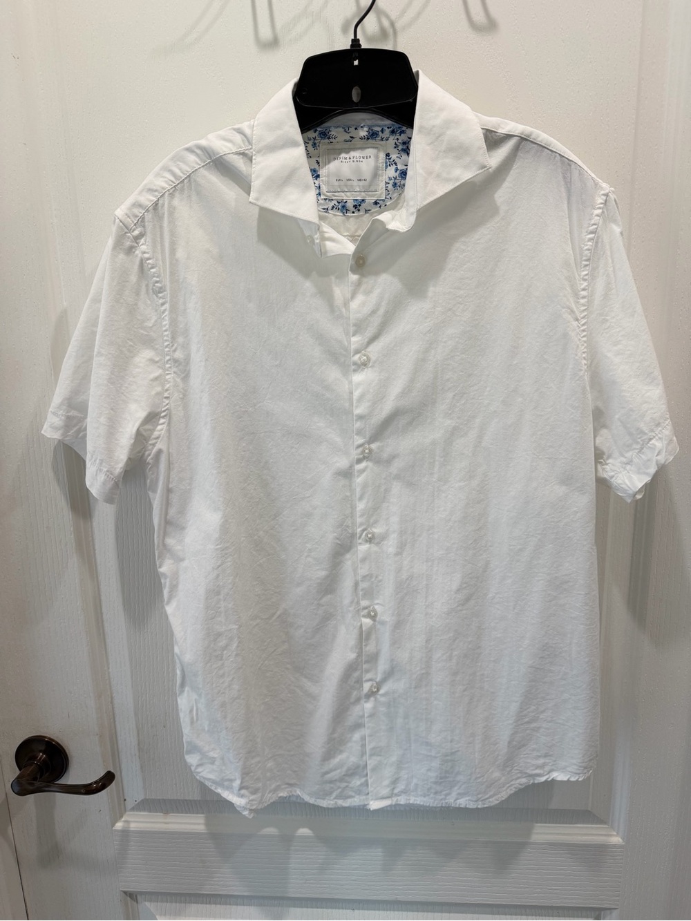 Denim & Flower Men's White Short Sleeve Button-Down Shirt with Floral Trim